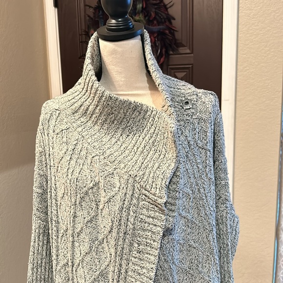 RDI Cowl Snap Cable Sweater - Picture 6 of 12